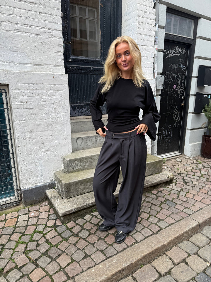 KLARA TOP LS | WAISTED svart