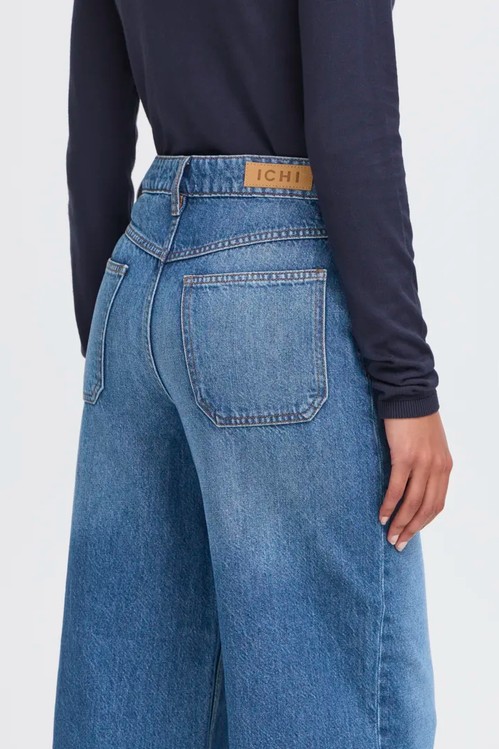 JEANS | PAMALA