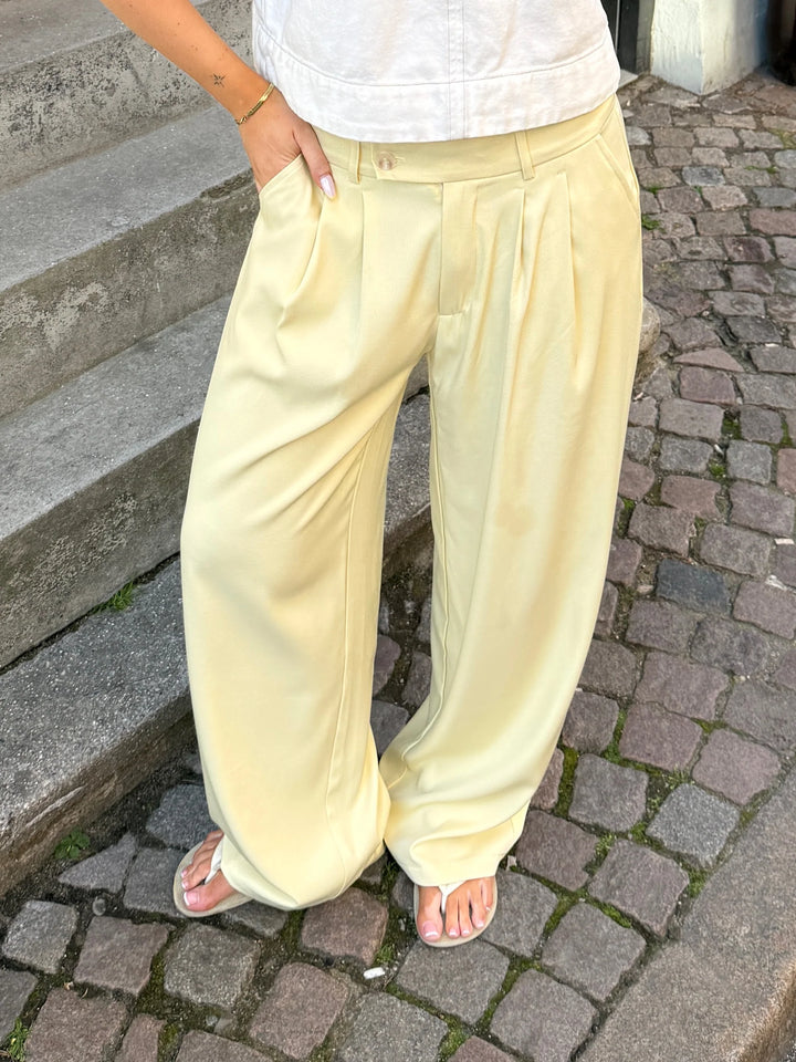 BUKSUR | NORA butter yellow