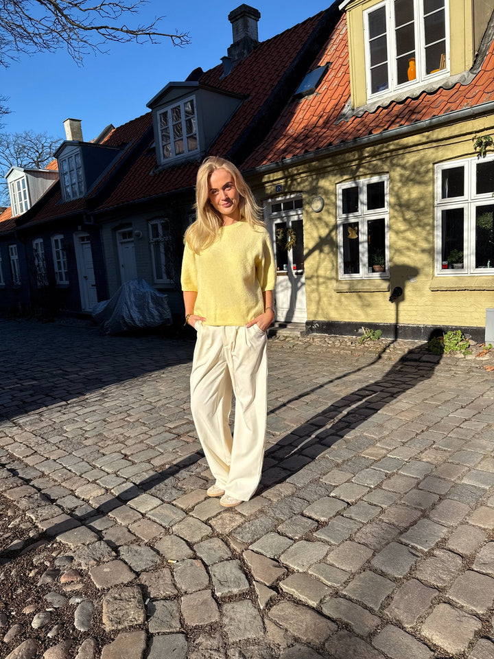 TROYGGJA | FRIDA SS gult