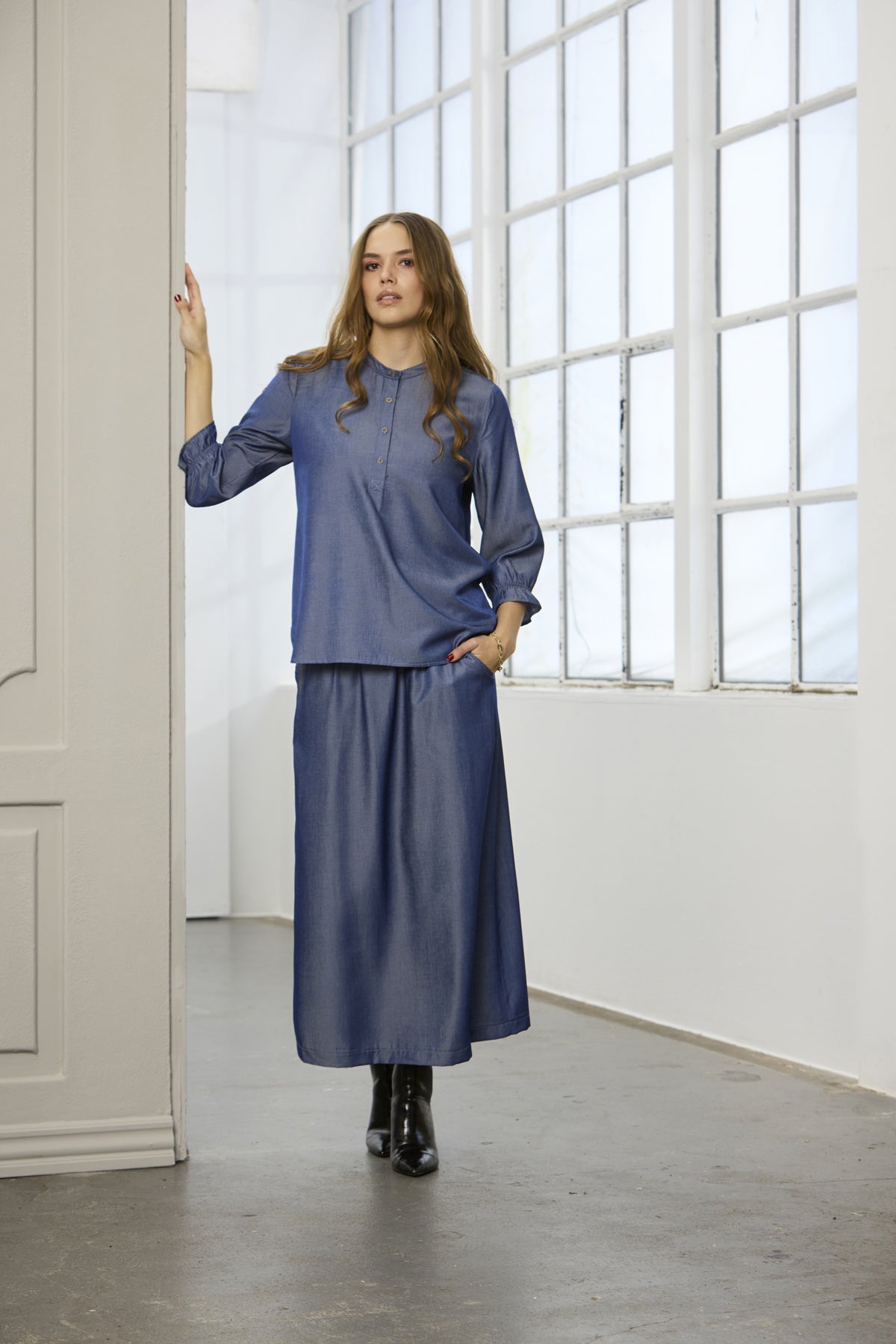 NIÐURDEILUR | ANNIE