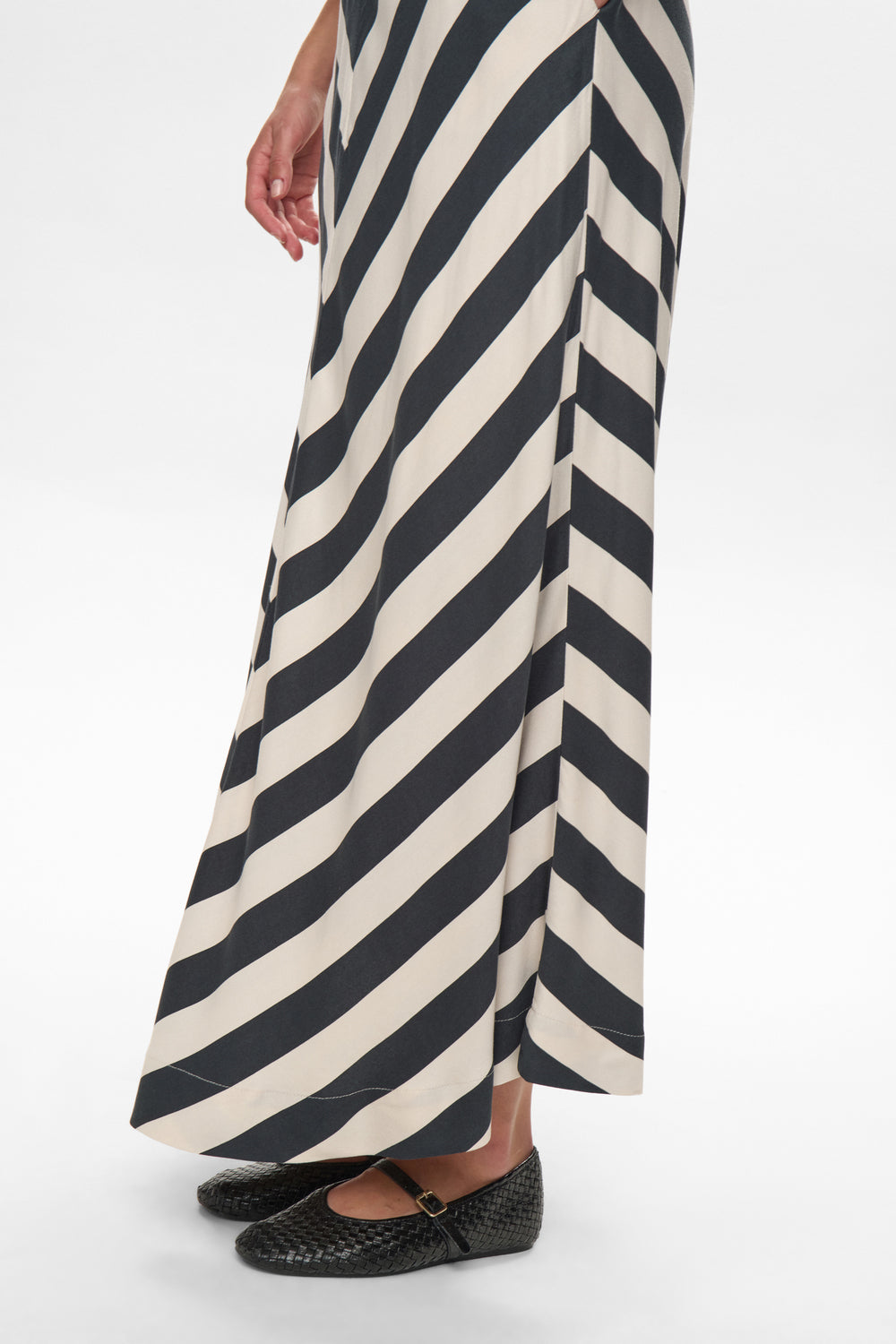 NIÐURDEILUR | MINZU