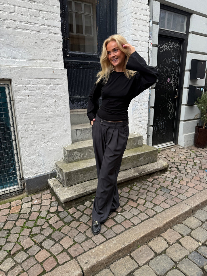 KLARA TOP LS | WAISTED svart