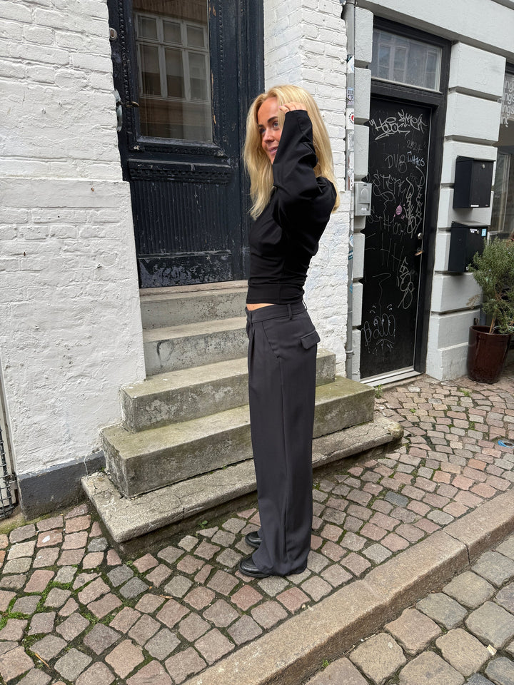 KLARA TOP LS | WAISTED svart