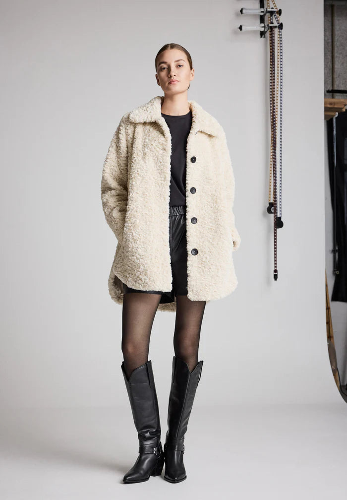 JAKKI | FAKE FUR KNAPPAR