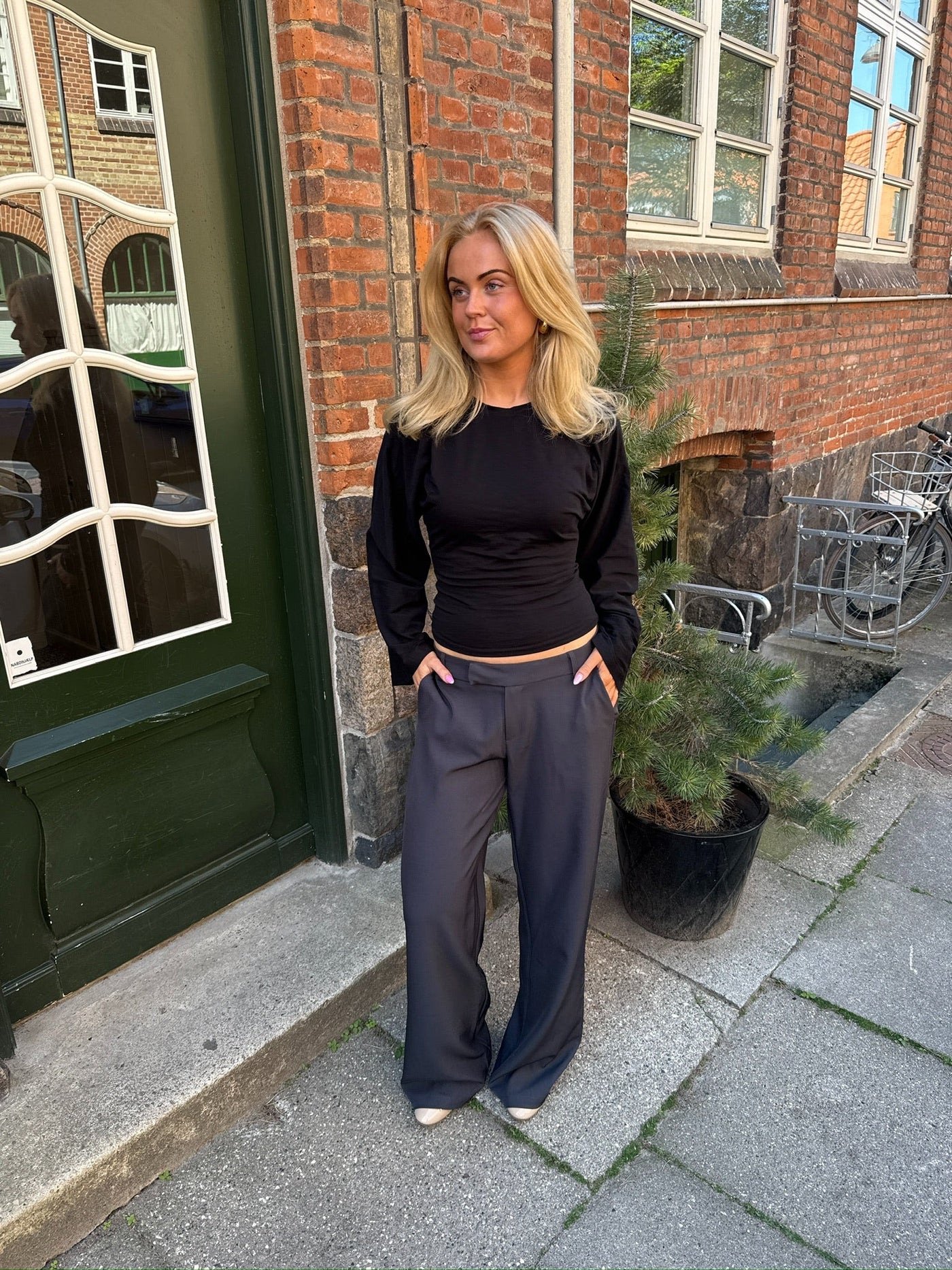 BUKSUR | NORA LOW WAIST svart