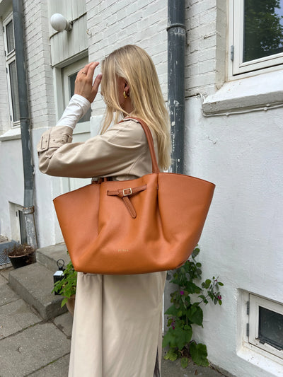 TASKA | OLIVIA brown