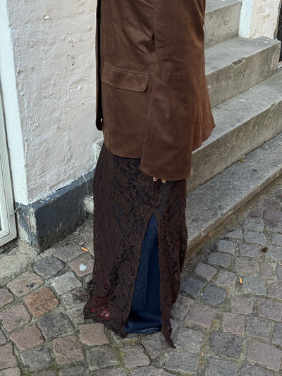 NIÐURDEILUR | AISHA brown