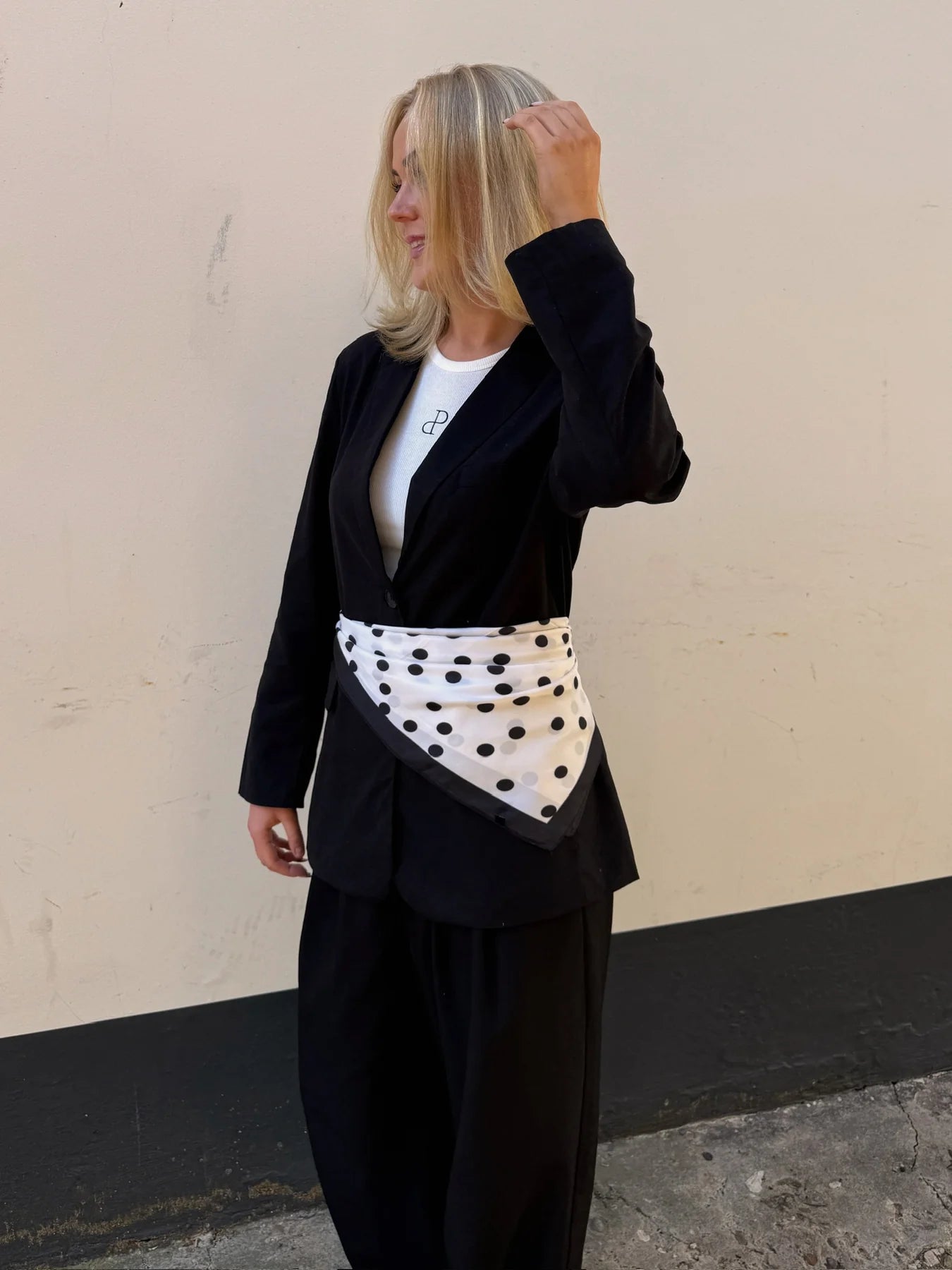 TURRIKLÆÐI | WHITE DOT M