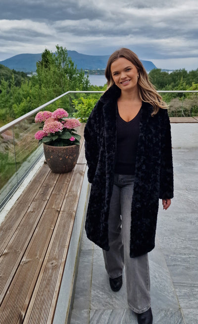 JAKKI | FAKE FUR svart