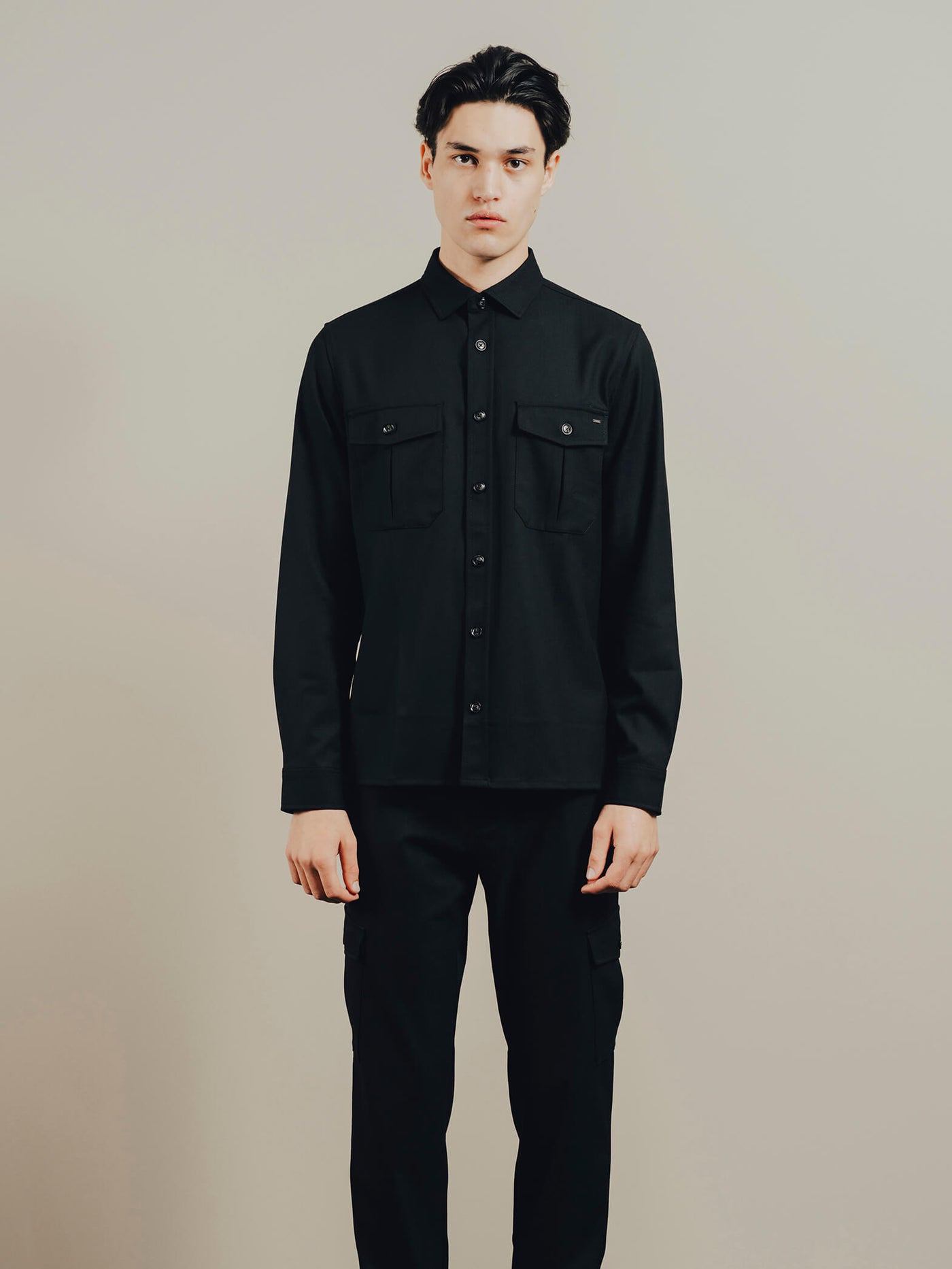 OVERSHIRT | KARIM svart