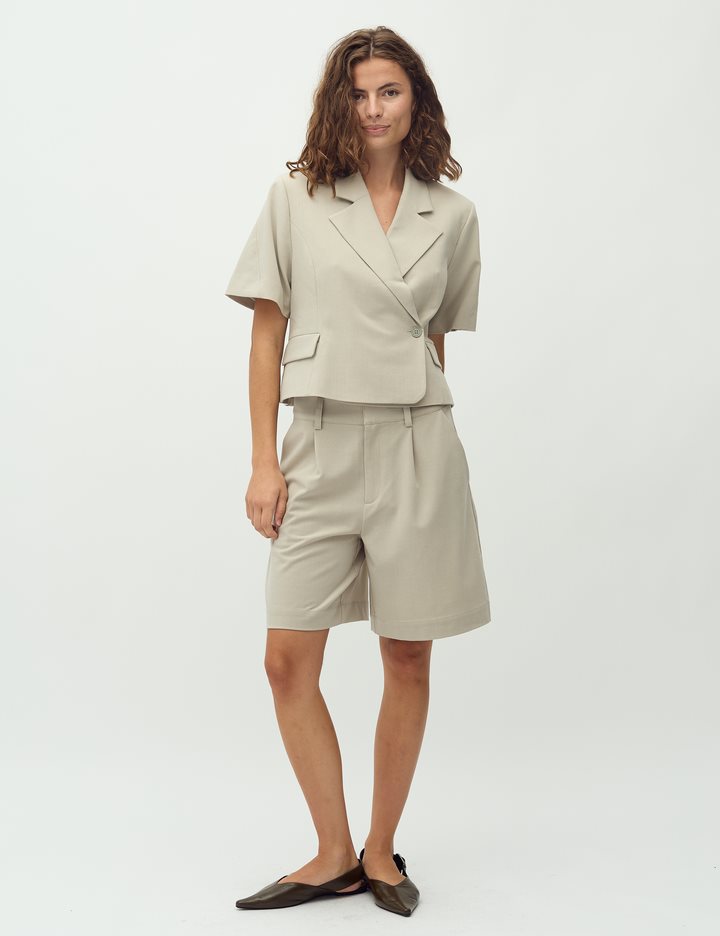 SHORTS | GURI