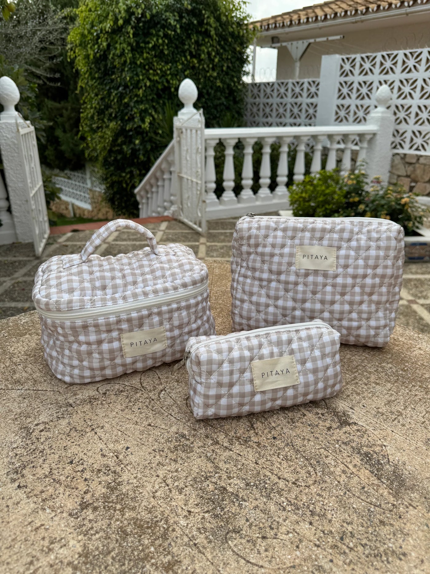 LARGE MAKEUP BAG | beige c