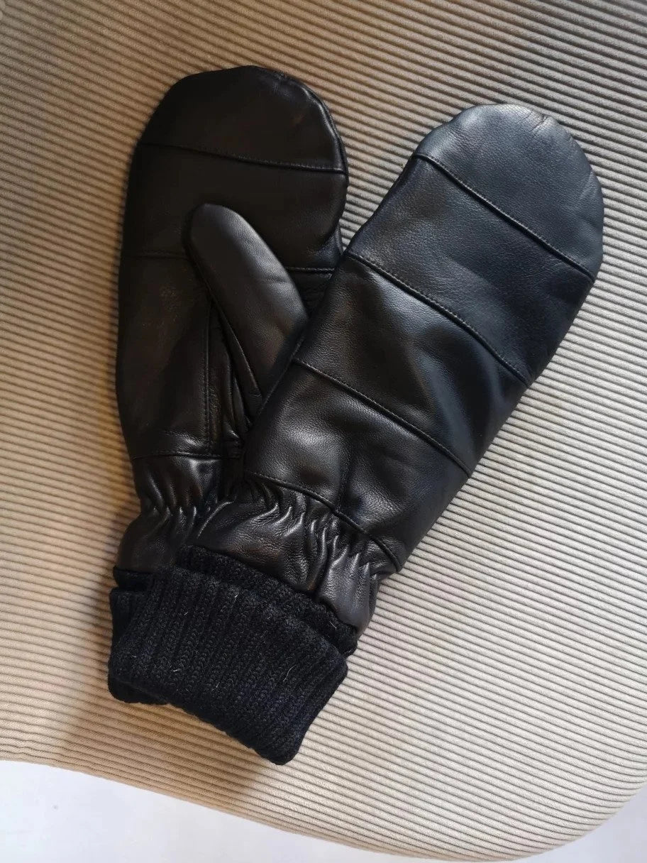 VØTTUR | MITTENS