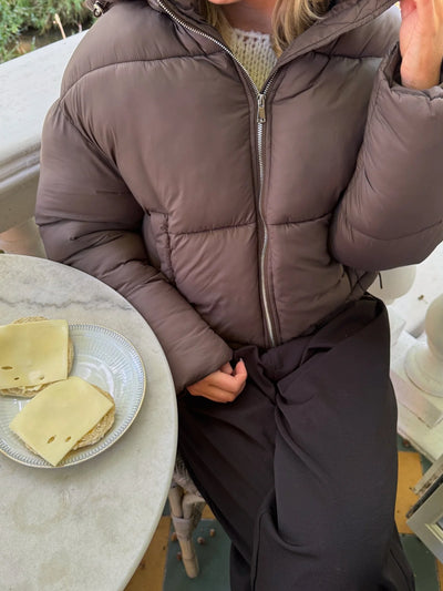 JAKKI | JOSEFINE PUFFER