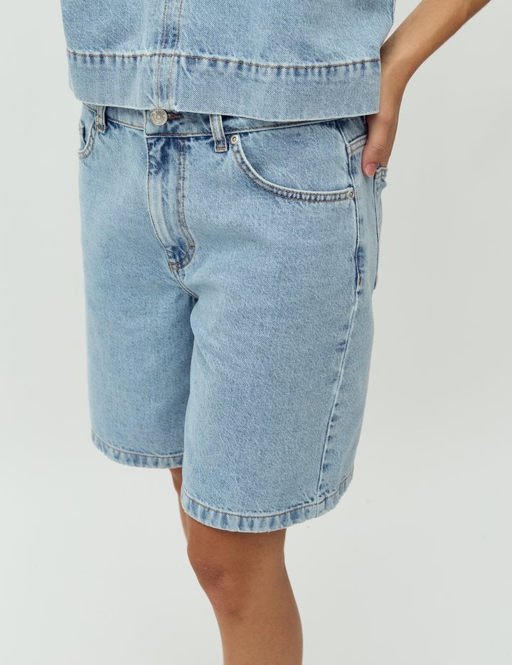 SHORTS | SANIRA