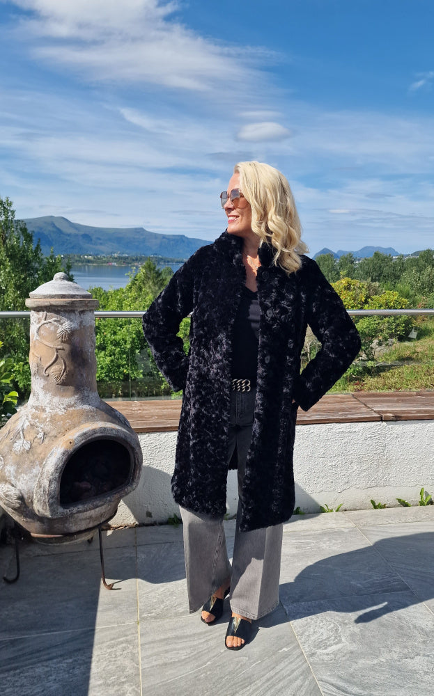 JAKKI | FAKE FUR svart
