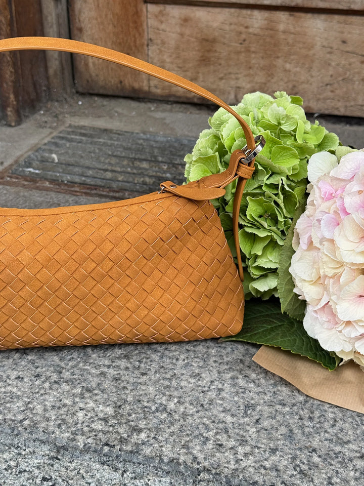 TASKA | CHARLOTTE BAGUETTE cognac
