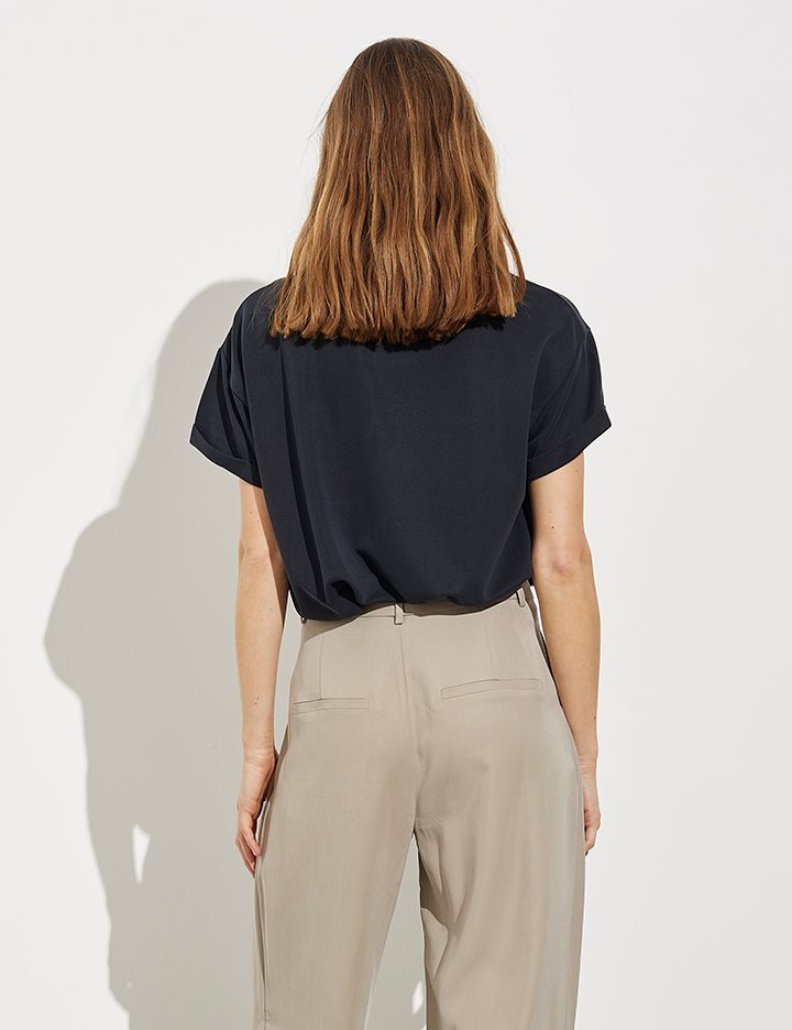 T-SHIRT | AMANA