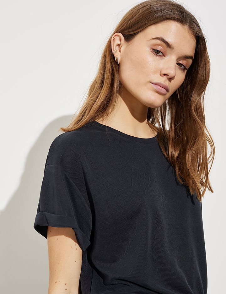 T-SHIRT | AMANA