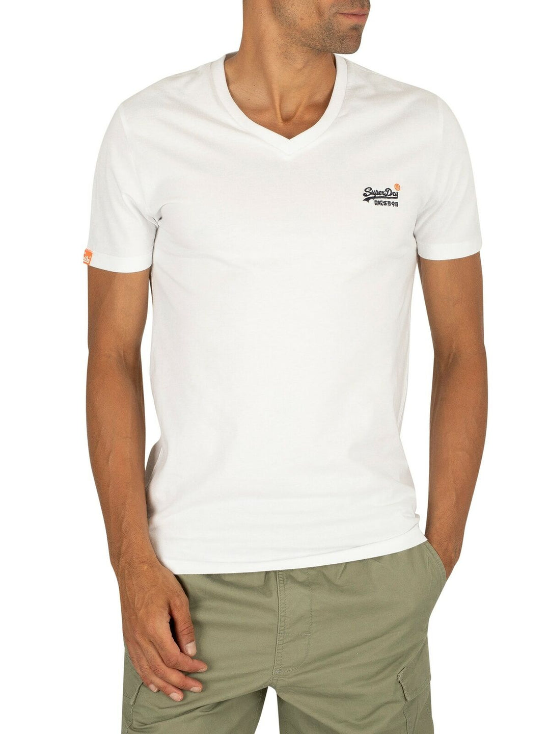 T-Shirt við V hálsi